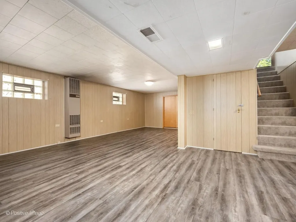 6038 North Austin Avenue Chicago IL 60646