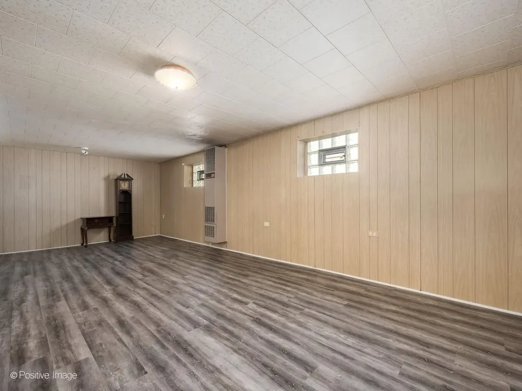 6038 North Austin Avenue Chicago IL 60646