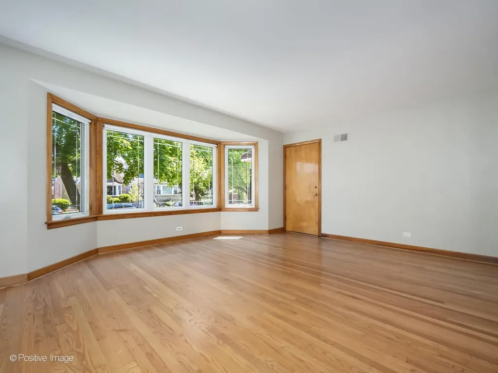 6038 North Austin Avenue Chicago IL 60646