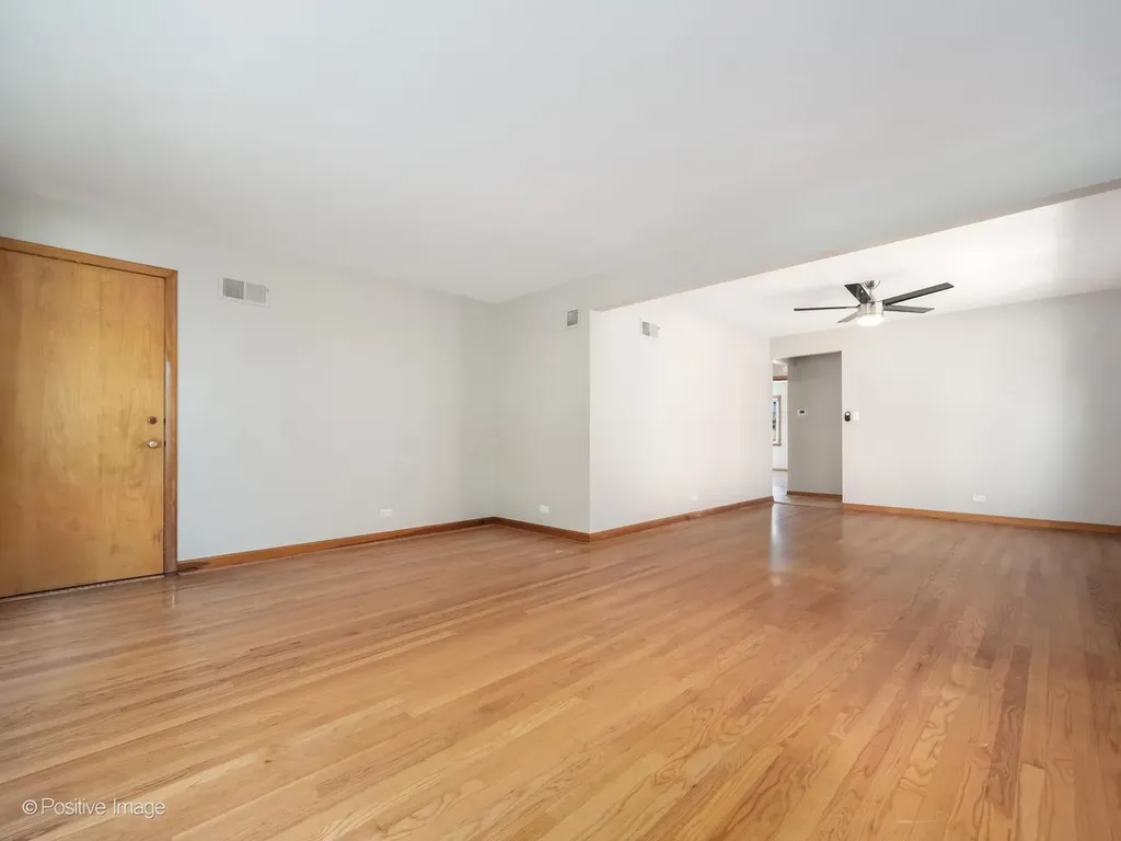 6038 North Austin Avenue Chicago IL 60646