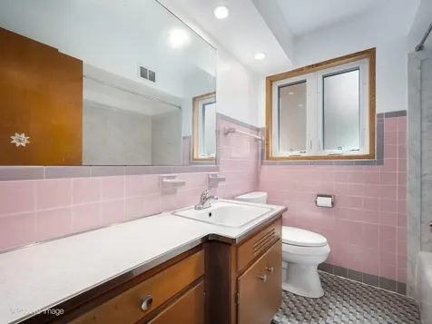 6038 North Austin Avenue Chicago IL 60646