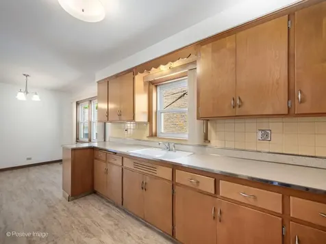 6038 North Austin Avenue Chicago IL 60646