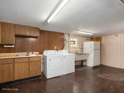 6038 North Austin Avenue Chicago IL 60646