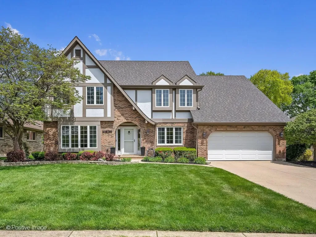 21W768 Mccarron Road Glen Ellyn IL 60137
