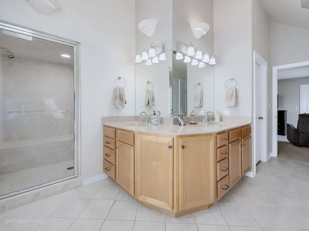 21W768 Mccarron Road Glen Ellyn IL 60137