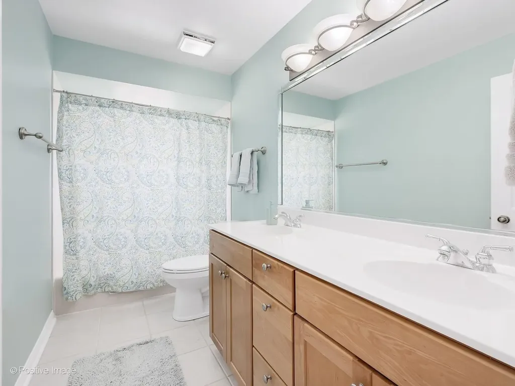 21W768 Mccarron Road Glen Ellyn IL 60137