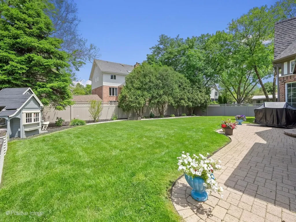 21W768 Mccarron Road Glen Ellyn IL 60137