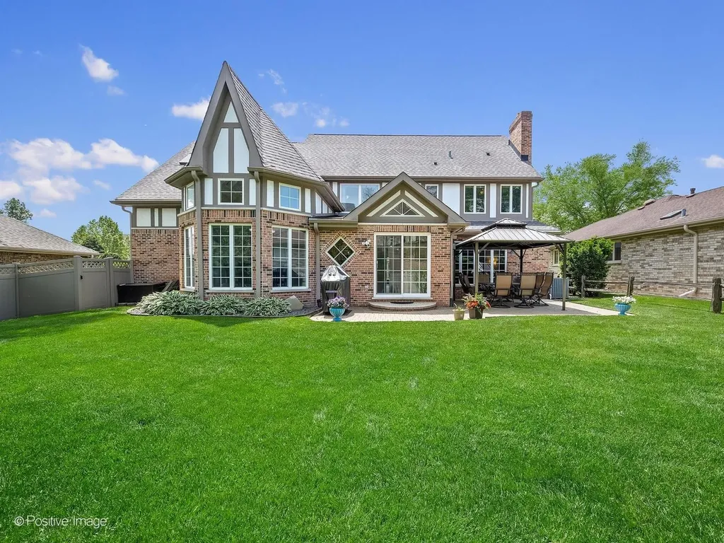 21W768 Mccarron Road Glen Ellyn IL 60137