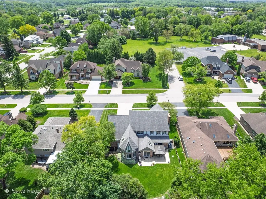 21W768 Mccarron Road Glen Ellyn IL 60137