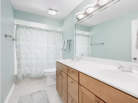 21W768 Mccarron Road Glen Ellyn IL 60137