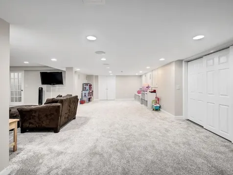 21W768 Mccarron Road Glen Ellyn IL 60137