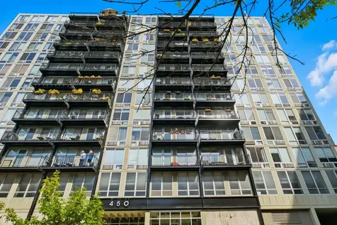 450 West Briar Place Chicago IL 60657