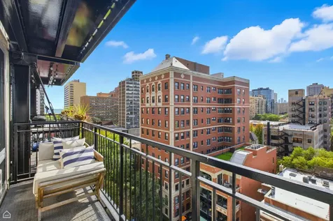 450 West Briar Place Chicago IL 60657
