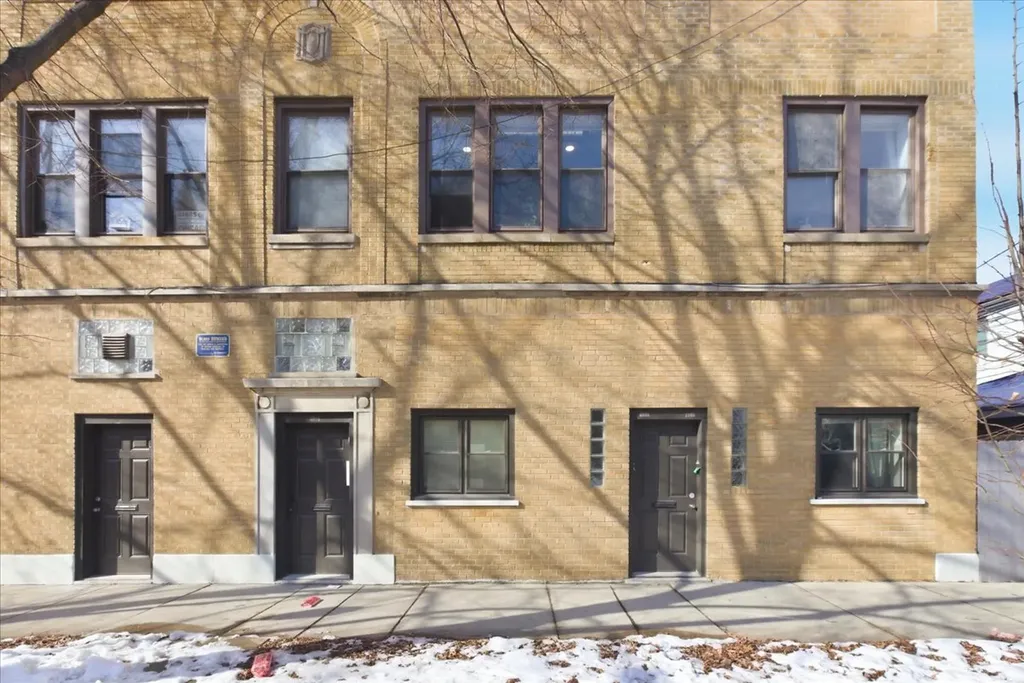 4006 North Bell Avenue Chicago IL 60618