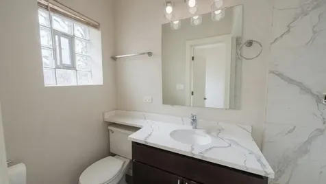 4006 North Bell Avenue Chicago IL 60618