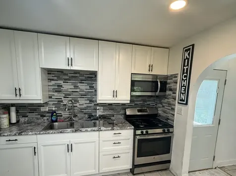 336 Hemlock Avenue Romeoville IL 60446