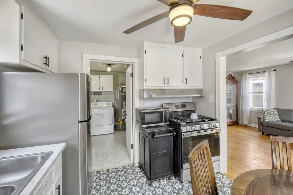 3504 West 107th Street Chicago IL 60655