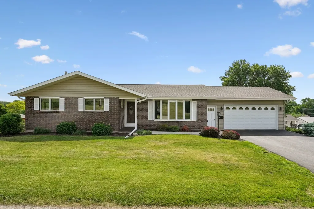 811 16TH Street Fulton IL 61252