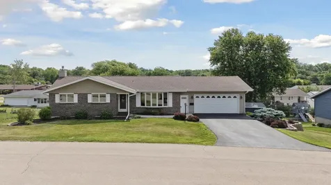 811 16TH Street Fulton IL 61252