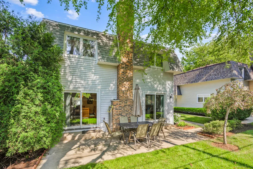 223 Pin Oak Drive Wilmette IL 60091