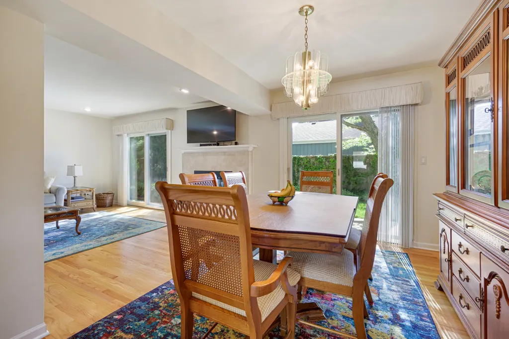 223 Pin Oak Drive Wilmette IL 60091