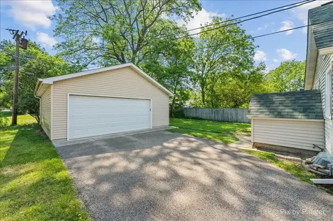 236 Short Street East Dundee IL 60118