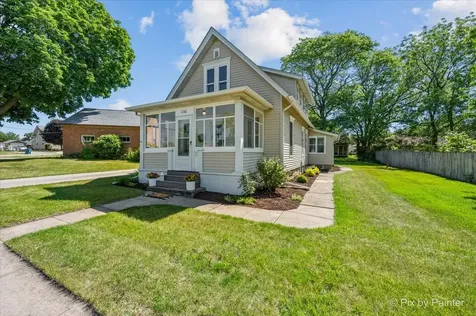 236 Short Street East Dundee IL 60118