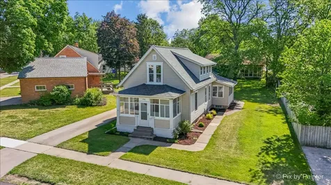 236 Short Street East Dundee IL 60118
