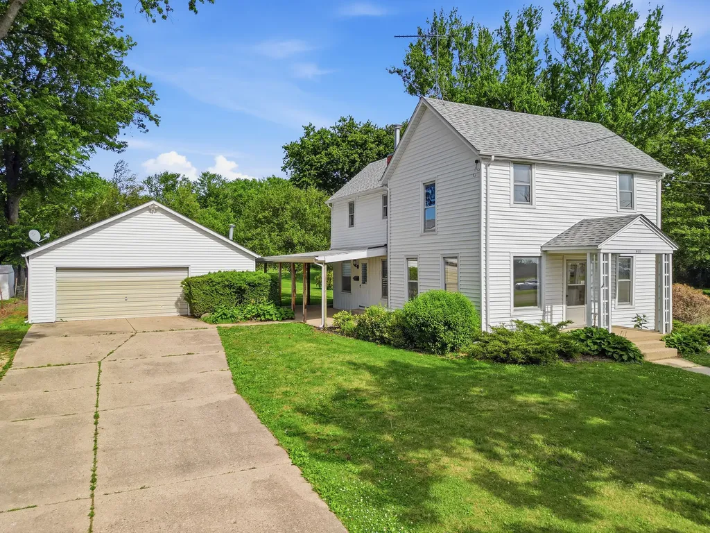 411 South Mckendrie Street Mount Morris IL 61054