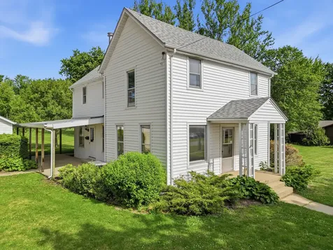 411 South Mckendrie Street Mount Morris IL 61054