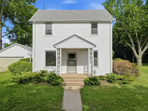 411 South Mckendrie Street Mount Morris IL 61054