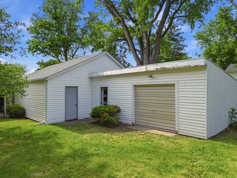 411 South Mckendrie Street Mount Morris IL 61054