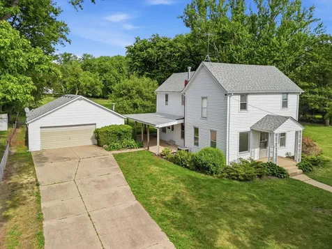 411 South Mckendrie Street Mount Morris IL 61054