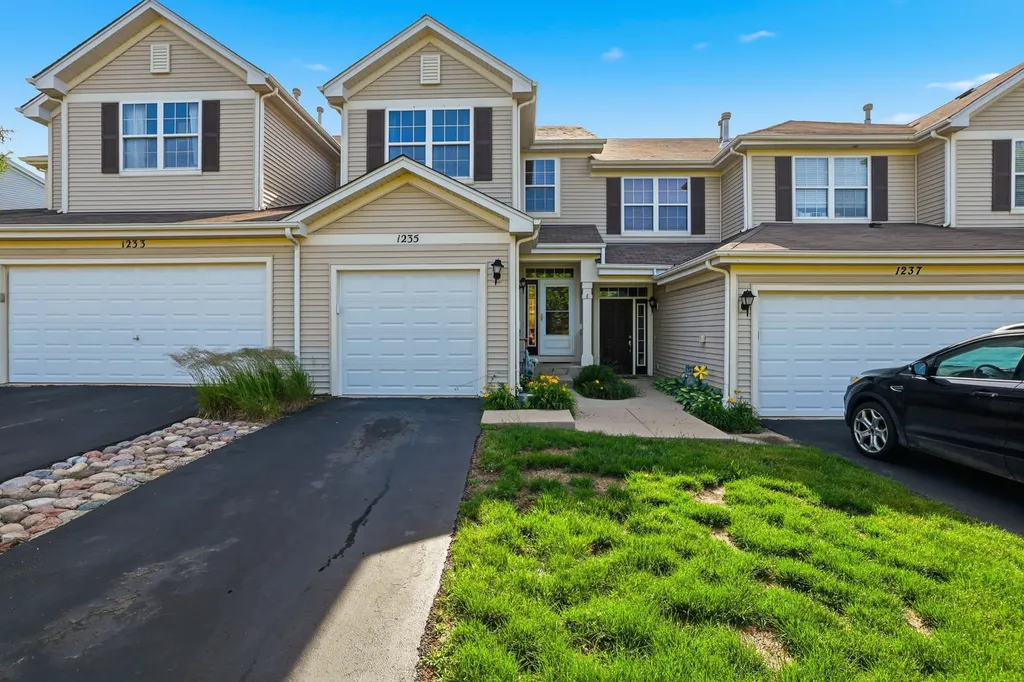 1235 Remington Drive Volo IL 60020