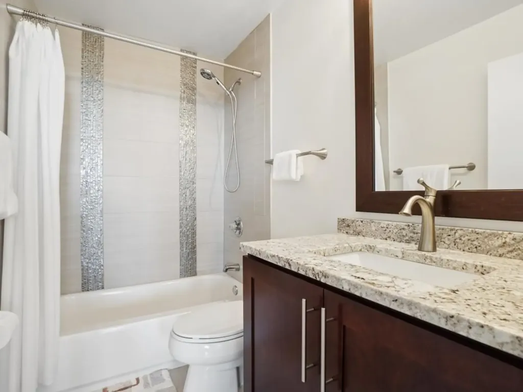 5320 North Sheridan Road Chicago IL 60640