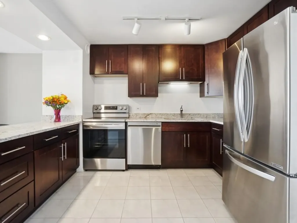 5320 North Sheridan Road Chicago IL 60640