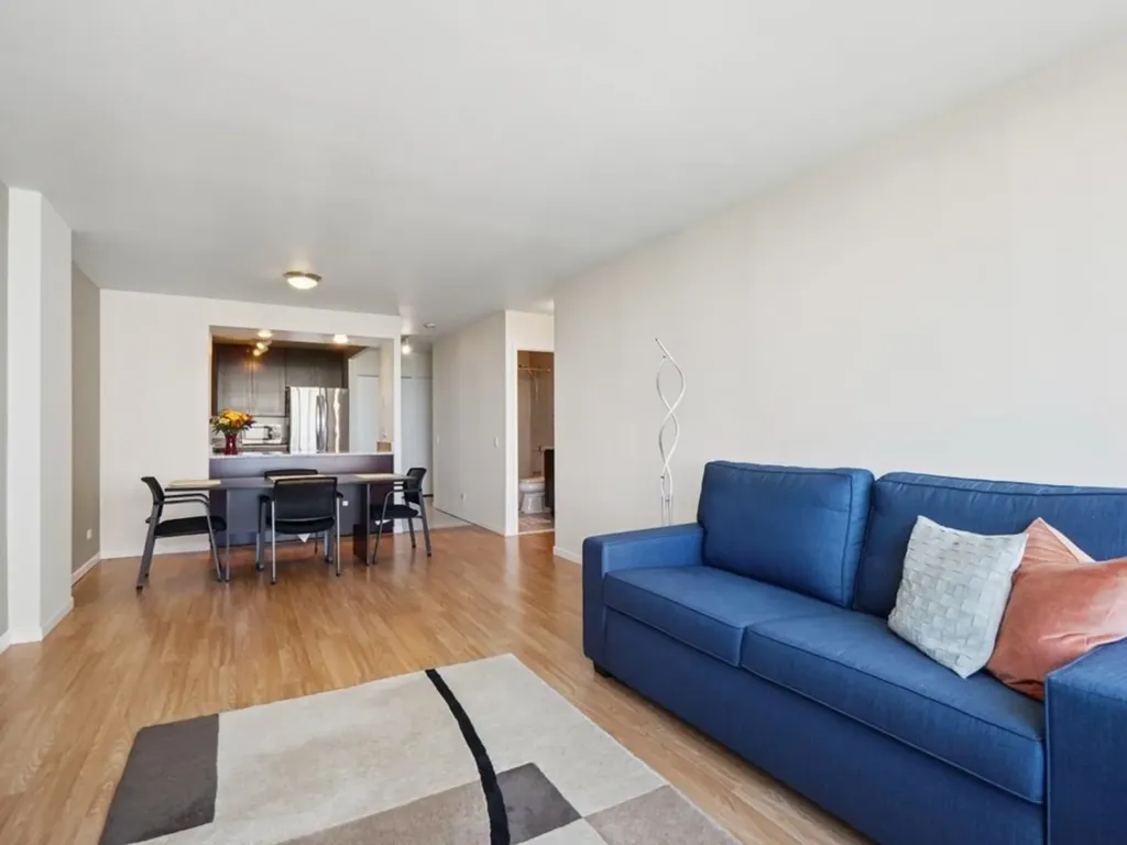 5320 North Sheridan Road Chicago IL 60640