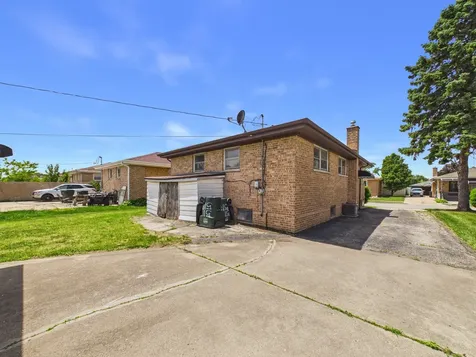 51 51ST Avenue Bellwood IL 60104