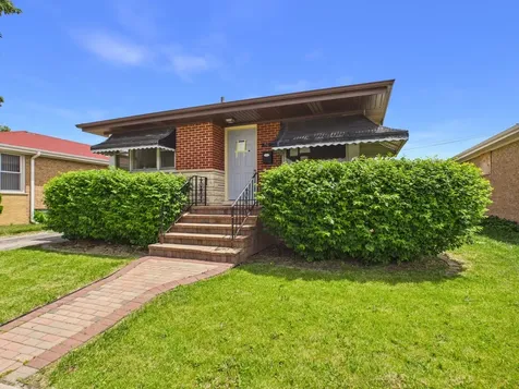 51 51ST Avenue Bellwood IL 60104