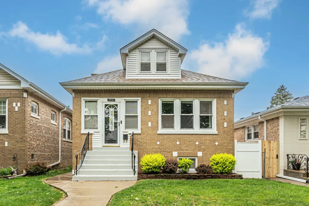4526 North Mobile Avenue Chicago IL 60630