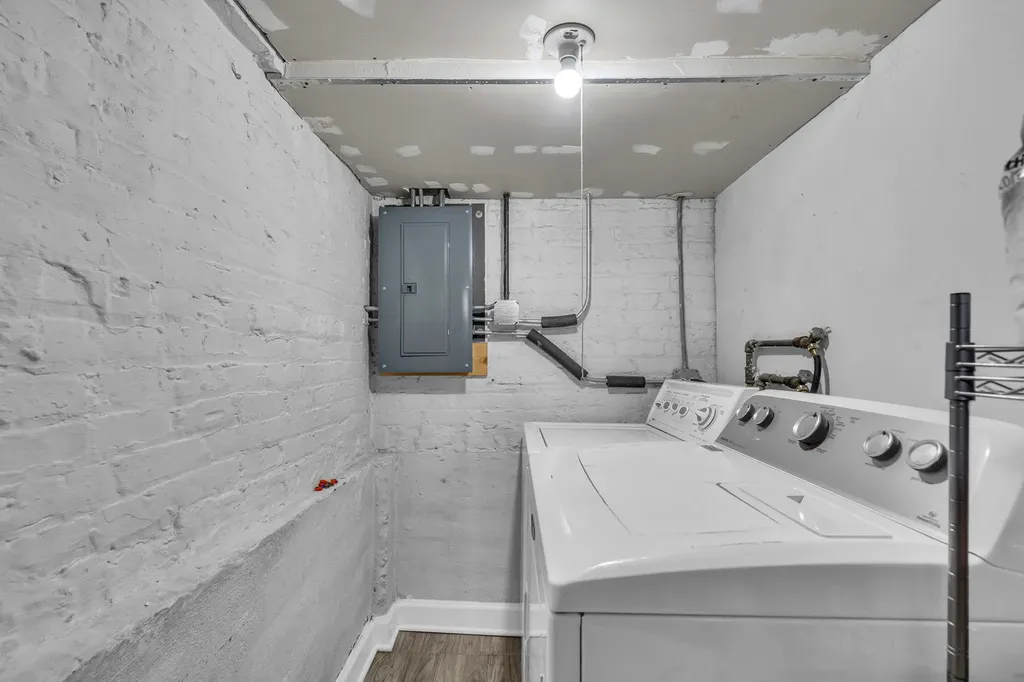 4526 North Mobile Avenue Chicago IL 60630