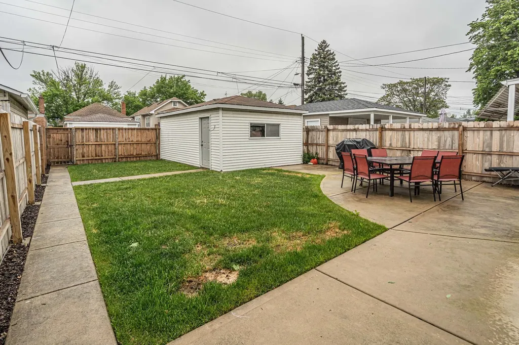 4526 North Mobile Avenue Chicago IL 60630