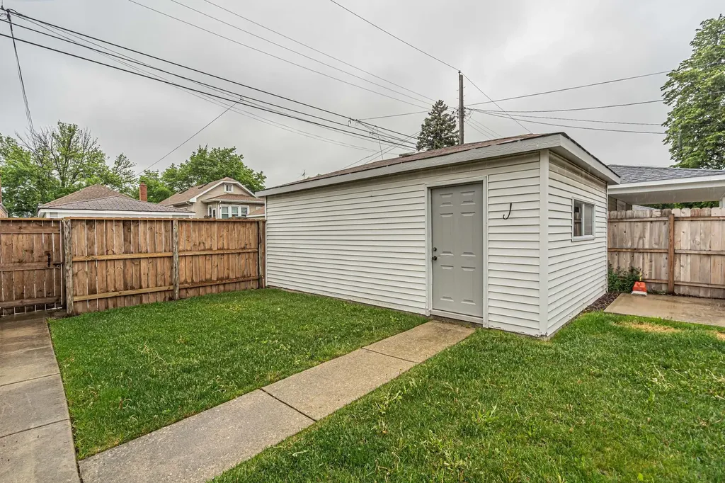 4526 North Mobile Avenue Chicago IL 60630