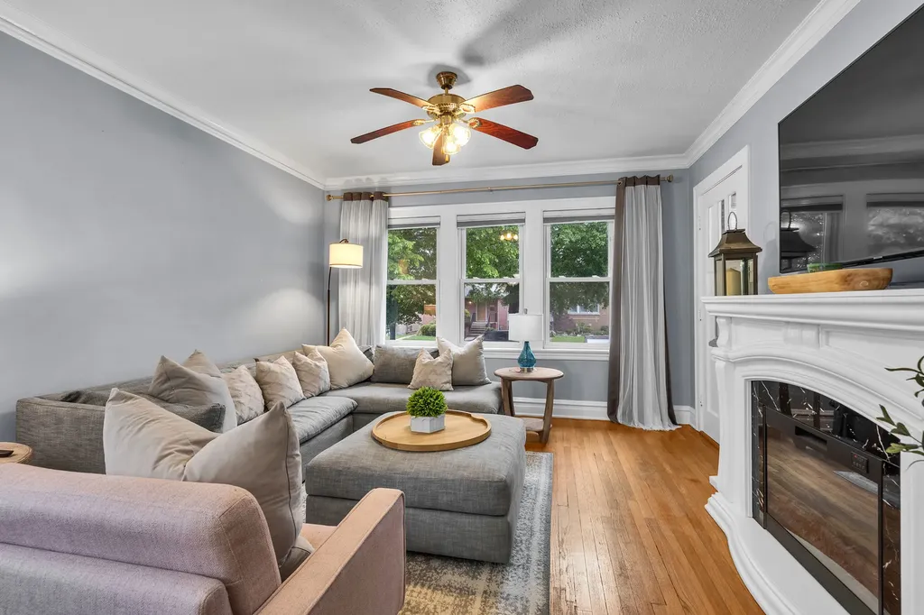 4526 North Mobile Avenue Chicago IL 60630