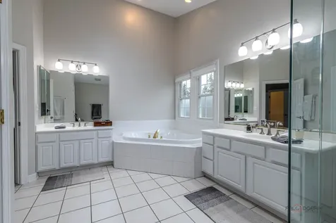 1800 Darnell Street Libertyville IL 60048