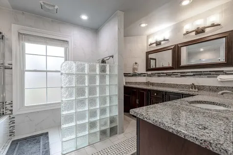 1800 Darnell Street Libertyville IL 60048