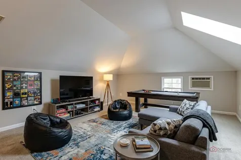 1800 Darnell Street Libertyville IL 60048