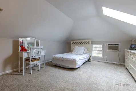 1800 Darnell Street Libertyville IL 60048
