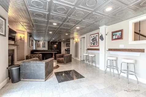 1800 Darnell Street Libertyville IL 60048