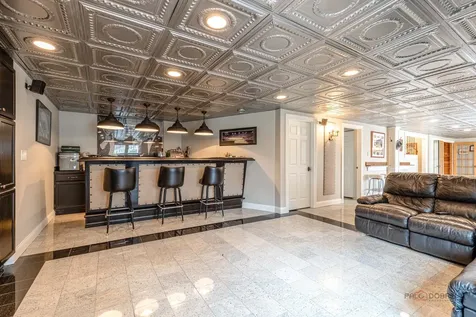 1800 Darnell Street Libertyville IL 60048